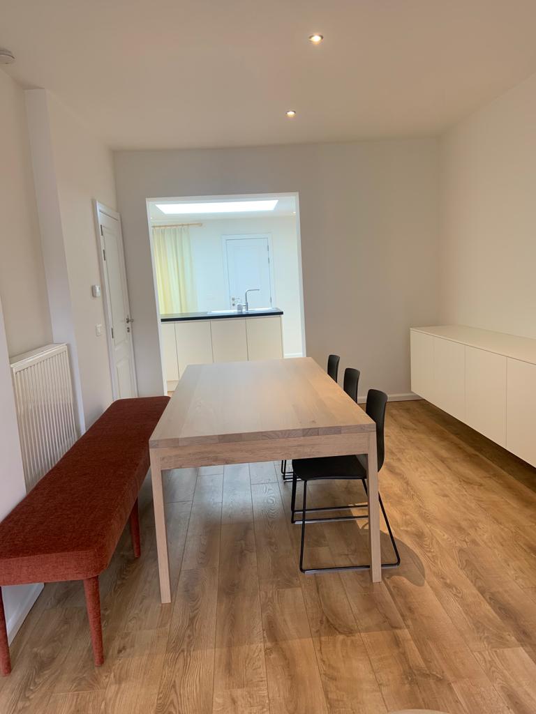 dinning table house for rent in Ghent 2