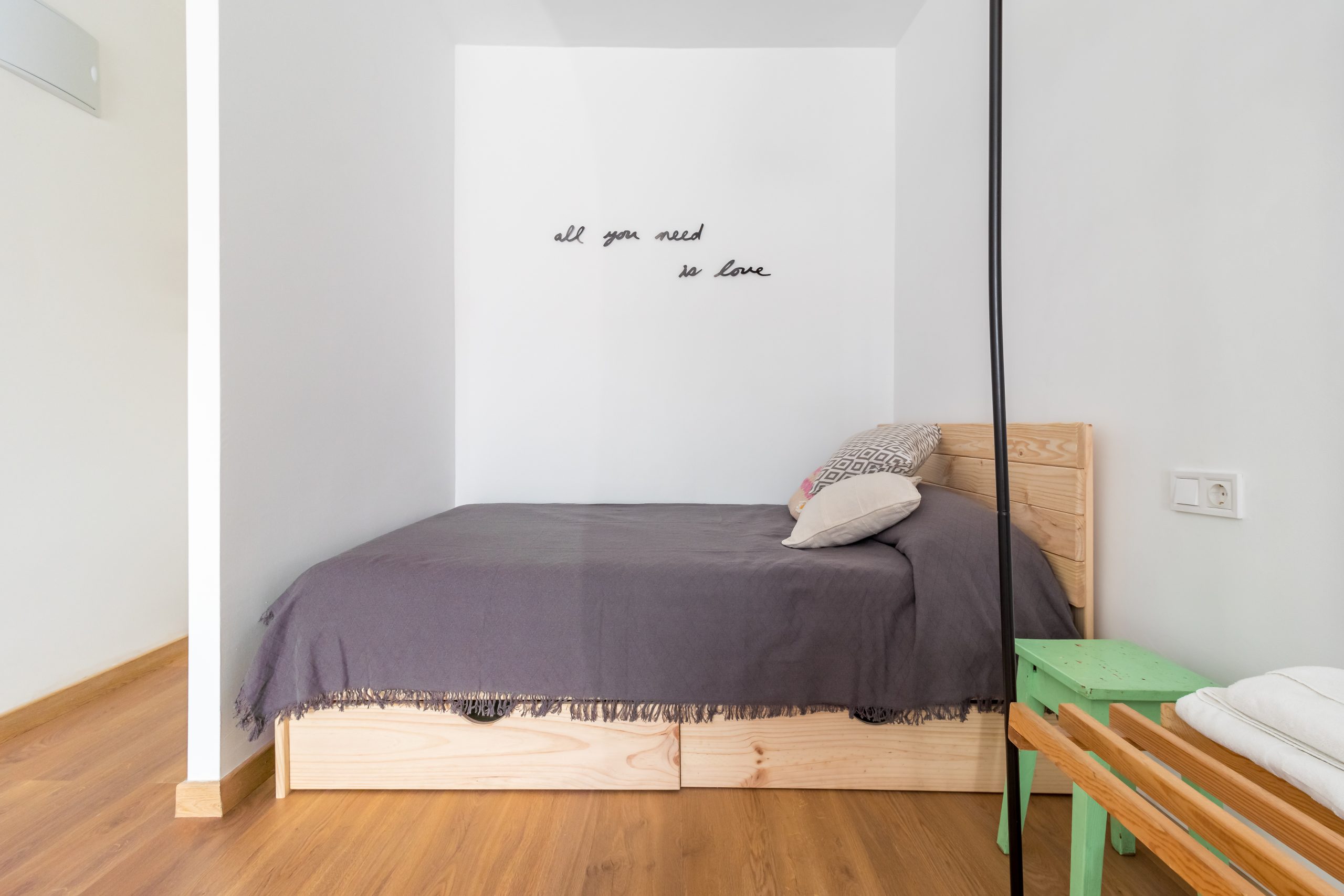 studio for rent in Santander -bedroom