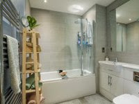 Apartment for rent in Barking, London bathroom 1