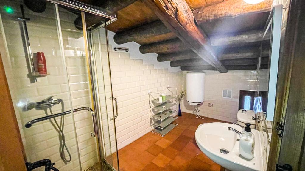 House for rent in oliva de plasencia bathroom 2
