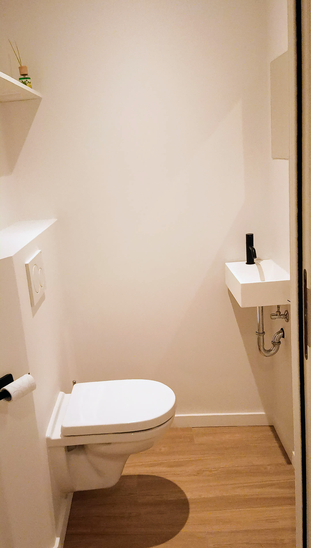 Salvatore - 2 Bedrooms apartment for rent in Ghent bathroom