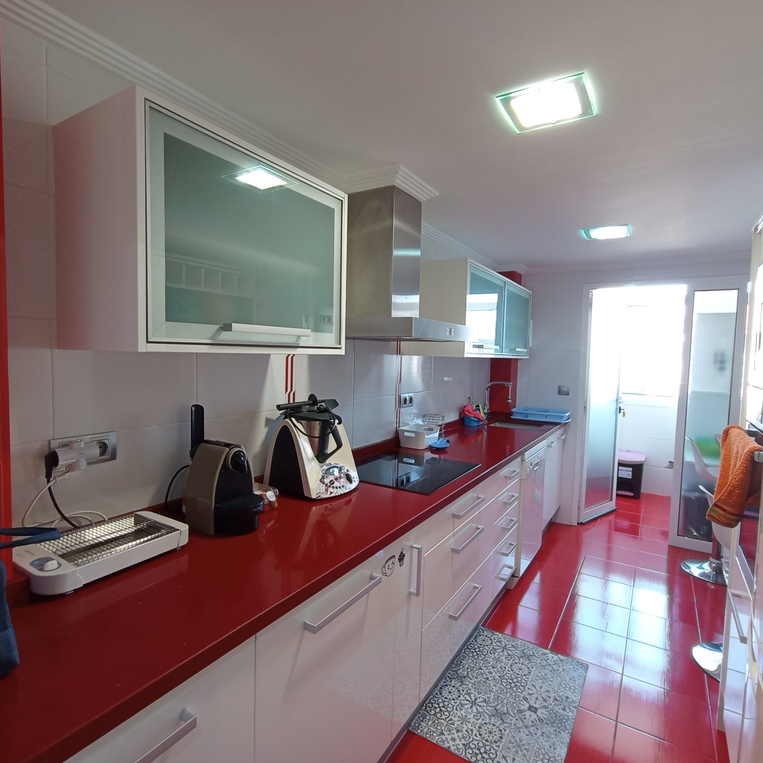 Escultor - 3 Bedroom apartment for rent in Valencia kitchen 2