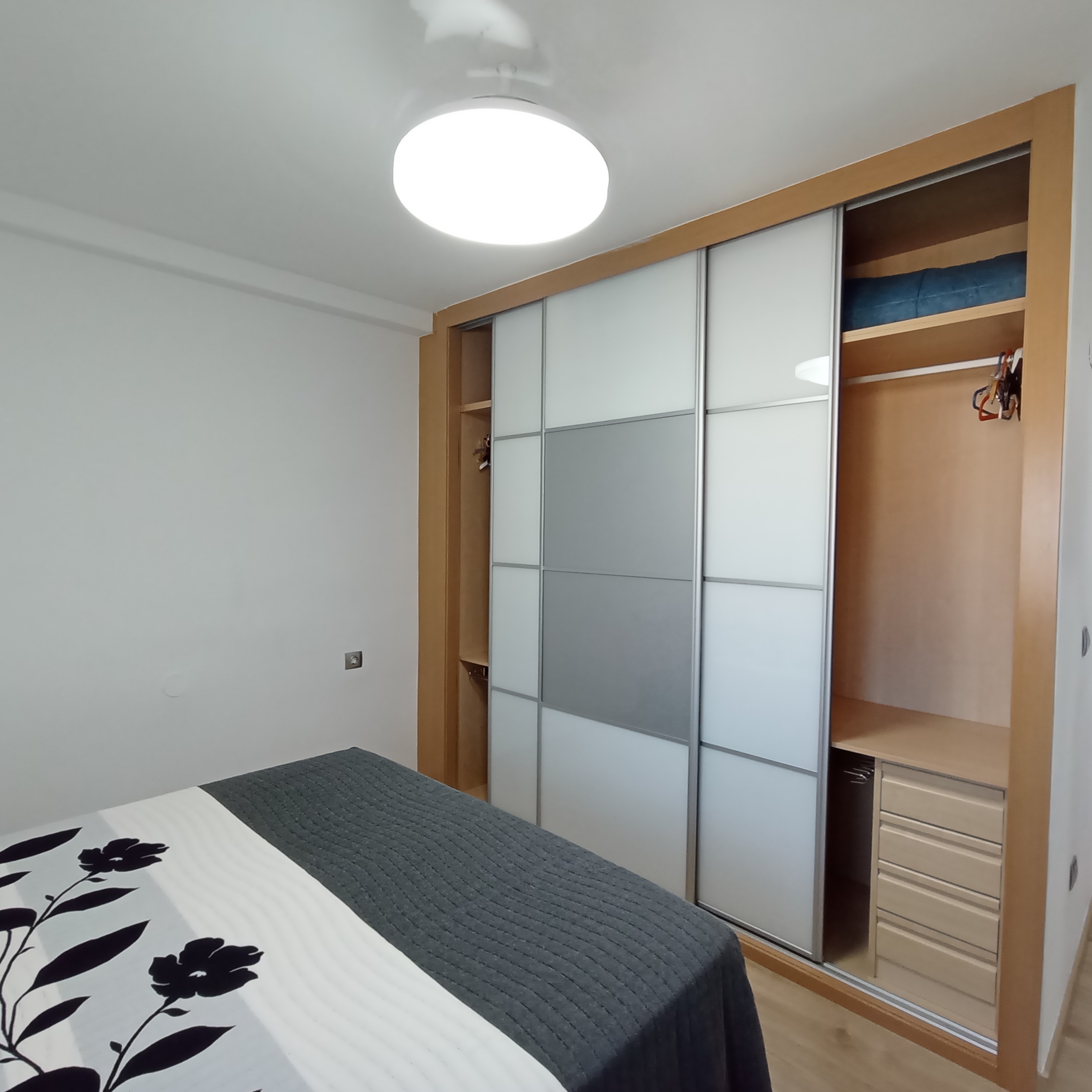 Escultor - 3 Bedroom apartment for rent in Valencia bedroom 2
