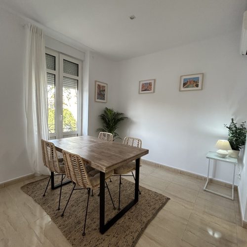 Dining table Guillem 134 - Apartment for rent in Valencia